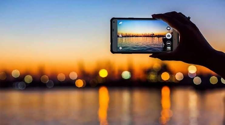 Smartphone photography and social media sharing